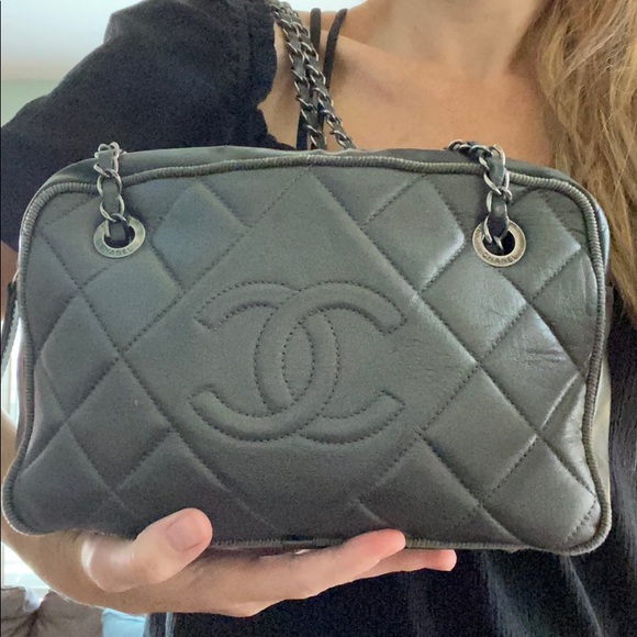 CHANEL Camera Bag - Picture 3 of 8